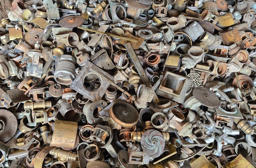 Brass scrap fittings